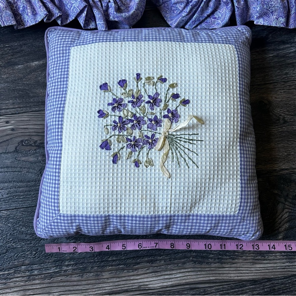 13x13 Handmade Quilt Floral Throw Pillows Floral Lavender Ruffle Bedding - Picture 4 of 6